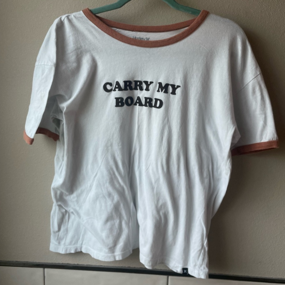 Hurley.  Loose fitting shirt, slightly oversized. Size M. - Picture 2 of 4